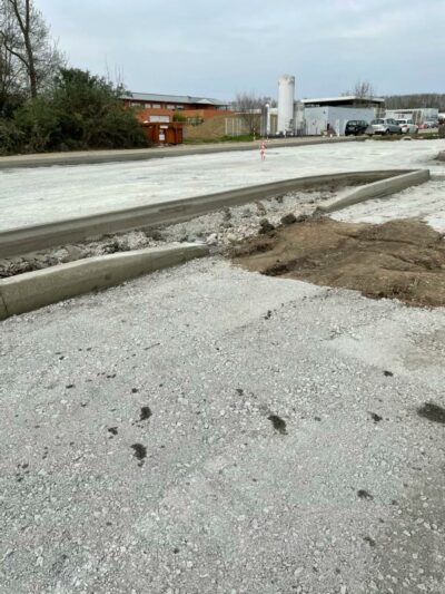 bordures béton parking