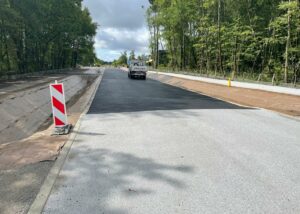 bordures et caniveaux en béton coulé