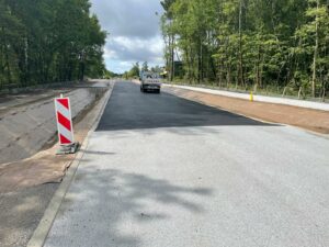 bordures et caniveaux en béton coulé